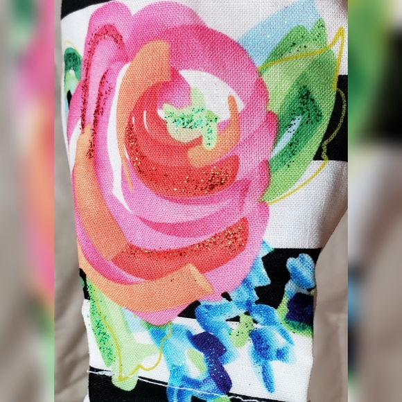 Rose Striped Face Mask Reversible Triple Layer Filter NWT - Picture 2 of 3